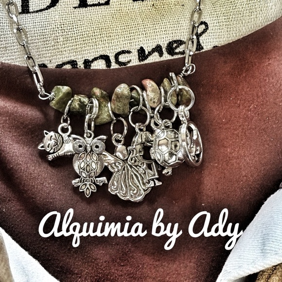 Alquimia Silver and Green Charm Necklace - Picture 3 of 3